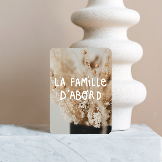 Carte . La famille d'abord